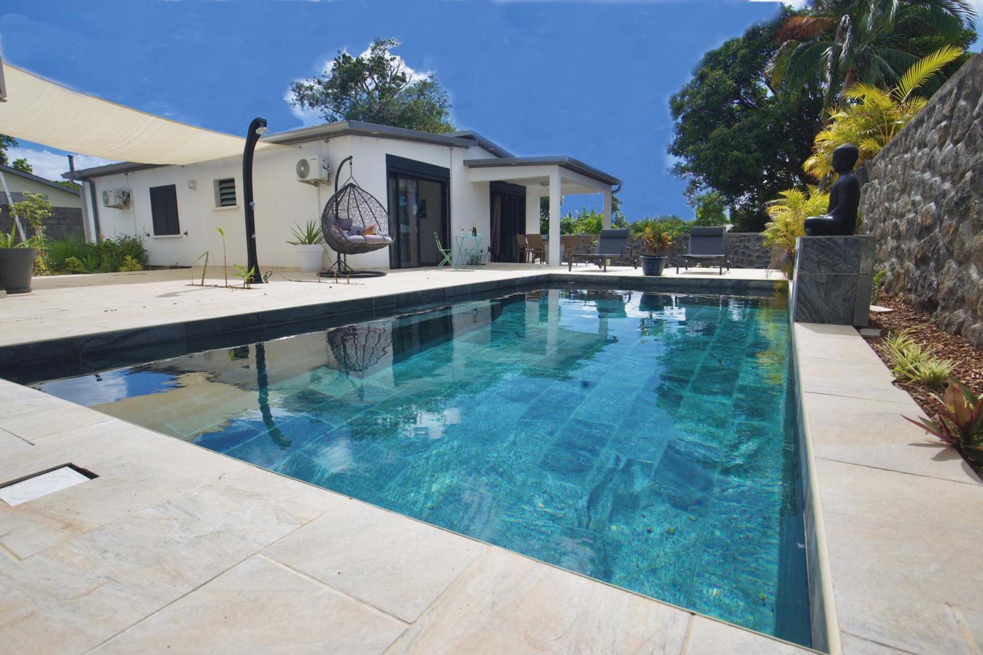 Le Beau Vallon 1- Jacuzzi Privatif Et Piscine Chauffee Partagee Сен-Бенуа Экстерьер фото
